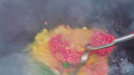 餐饮美食农村土灶小炒牛肉4k实拍