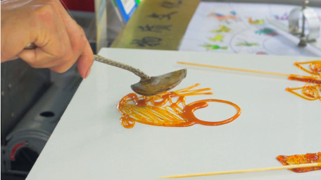 传统非遗手工糖画生肖动物糖画4K实拍