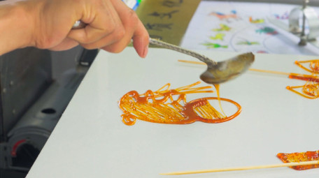 传统非遗手工糖画生肖动物糖画4K实拍