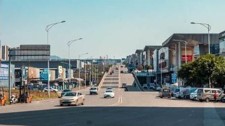 重庆华南城波浪公路车流交通延时