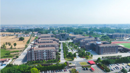 教育学校考场家长送考考场教学楼4K航拍