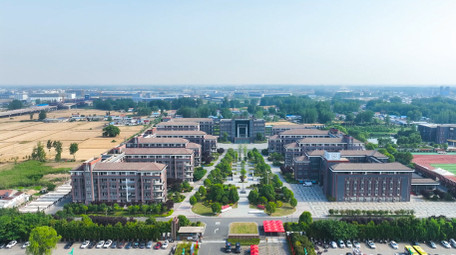 教育学校考场家长送考考场教学楼4K航拍