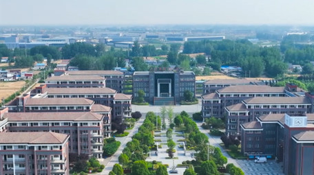 教育学校考场家长送考考场教学楼4K航拍