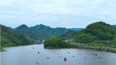 自然旅游景点皖南徽州大峡谷漂流4K航拍