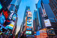纽约时报广场特色与百老汇剧院和动画 led 的迹象