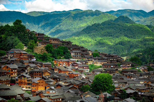 中国西南贵州省乾东南苗族自治州雷山县西江苗族村风景, 2018年7月27日.