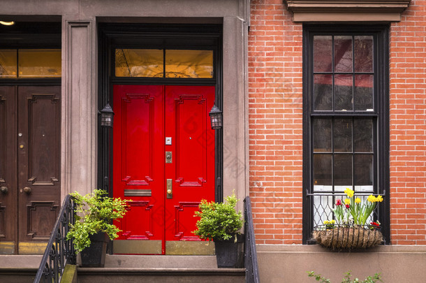 红门，老纽约城公寓