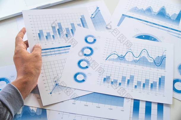 商人工作数据文档图表报告营销研究<strong>发展规划</strong>管理战略分析财务会计。业务办公室概念.