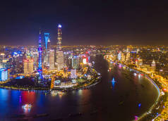 中国上海市中心的鸟瞰图。金融区和