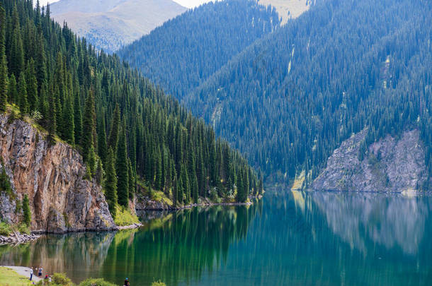 科尔赛湖-哈萨克斯坦高山湖