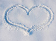 心的象征，画在新鲜的白雪上