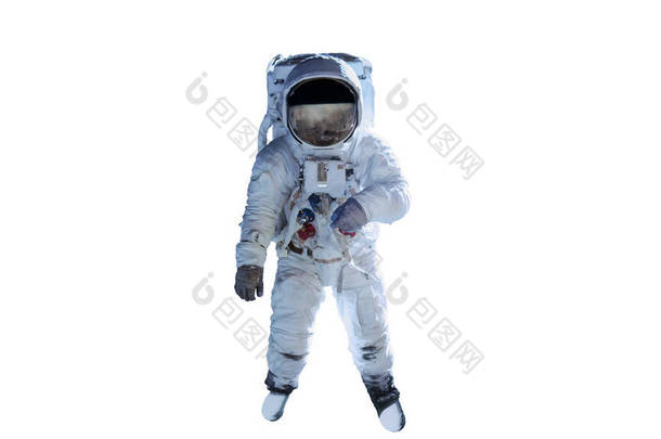 安全帽上有黑色安全帽的单层宇宙航行员，与白色背景隔离。这张照片的内容是由NASA提供的