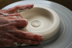 制陶工人工作陶器创建过程