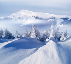 山区冬季景观