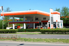 汽车和卡车的加油站