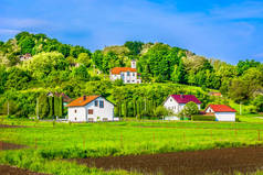 Zagorje 山村景观。/风景秀丽的春天, Zagorje 地区丘陵的风景如画的风景.