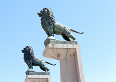 狮子座石桥的列上。萨拉戈萨.