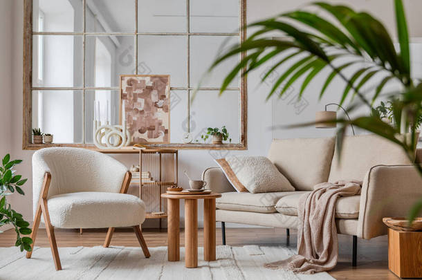 现代客厅室内装饰风格<strong>新颖</strong>，有扶手椅、沙发、植物、绘画、木制梳妆台、侧桌和雅致的家居饰物。模板。复制空间