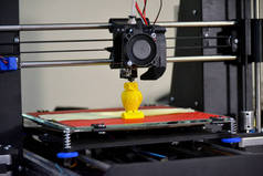 现代3D打印机打印图形特写.