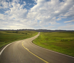 弯曲的道路，在南达科他州布莱克丘陵