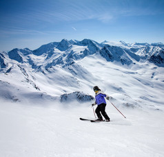 滑雪，极端的冬季运动