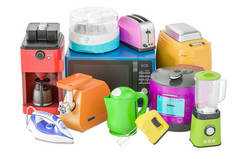 组的彩色的厨房家电。烤面包机、 电水壶、 coffeem