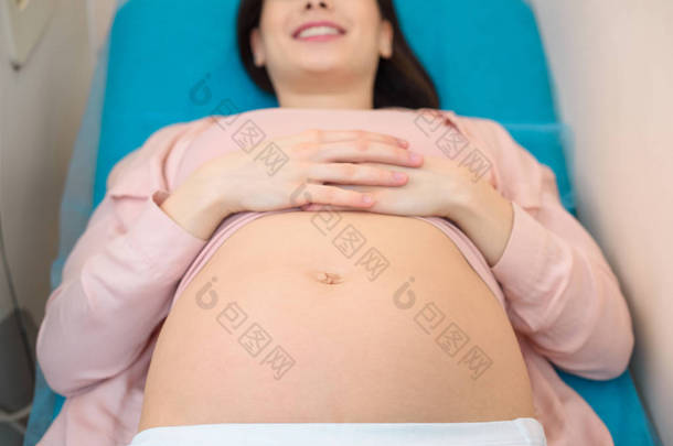 孕产妇医院卧床孕妇特写镜头