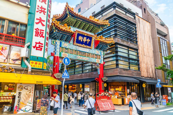 横滨日本 2018年7月26日: 中国小镇是日本横滨中国美食餐厅的热门去处