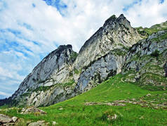 阿尔卑斯峰在阿尔卑斯斯坦山脉-圣加仑州, 瑞士