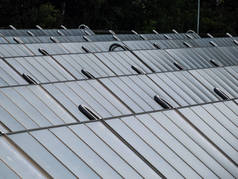 太阳能光伏太阳能电池板从太阳能领域提供替代绿色能源用于取暖。太阳能集热器发电、使用可再生能源