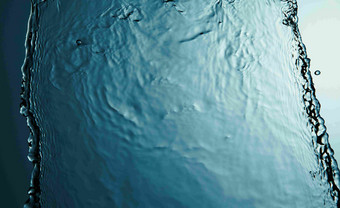 流下的水流蓝色背景概念图