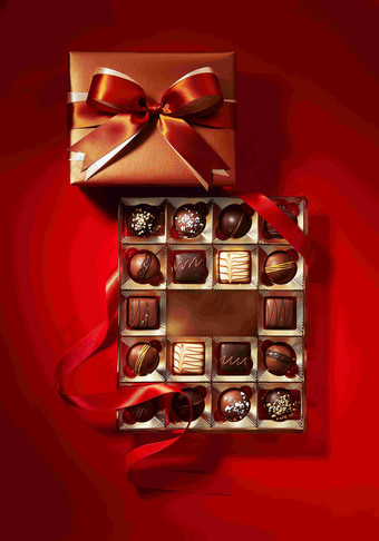 周年纪念日<strong>浪漫</strong>的丝带红色巧克力礼物盒