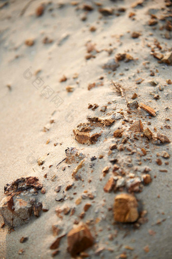 岩海砂砾沙漠中的石头特写摄影图