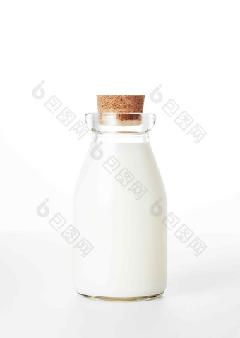 一瓶牛奶棕色的木塞子广告摄影图