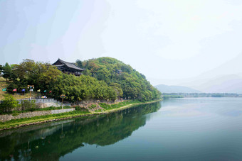 河Miryanggang山森林