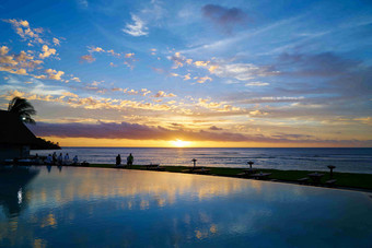 沿海栈桥房屋旅游<strong>胜地</strong>风光摄影图