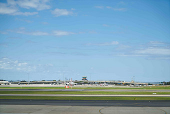 悉尼机场澳大利亚蓝色天空风景图