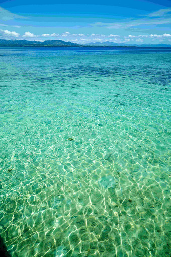 斐济假期美拉尼西亚蔚蓝大海风景图