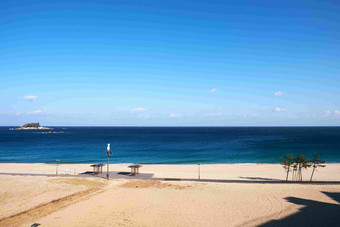 蓝色天空大海沙滩海景