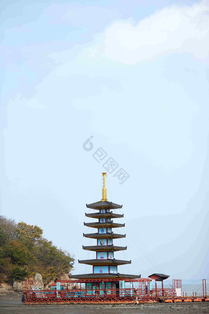 韩国寺庙广场宝塔建筑摄影图