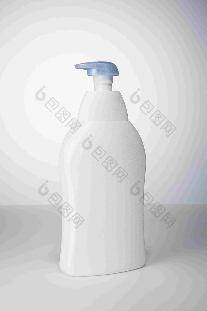 洗发水塑料瓶广告样机摄影图