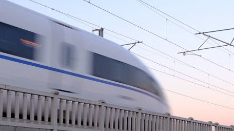 交通运输唯美高铁飞驰而过实拍视频