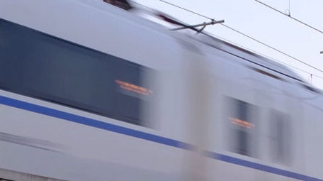 交通运输唯美高铁飞驰而过实拍视频