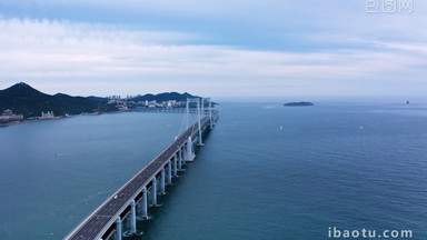 城市震撼大连星海湾跨海大桥车流航拍