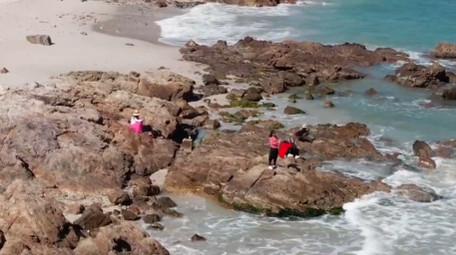 自然海洋震撼蔚蓝海浪海水大海航拍