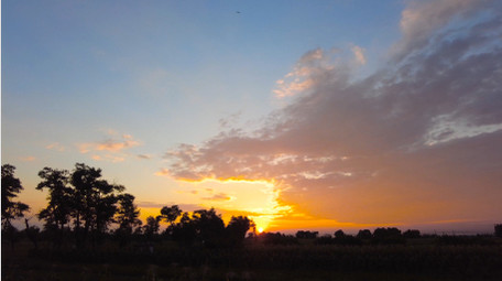 北方乡村夕阳西下日落景象4k延时拍摄视频
