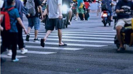 人文生活城市商圈斑马线背影脚步合集