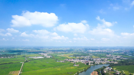 美丽乡村农田村落河流4K航拍