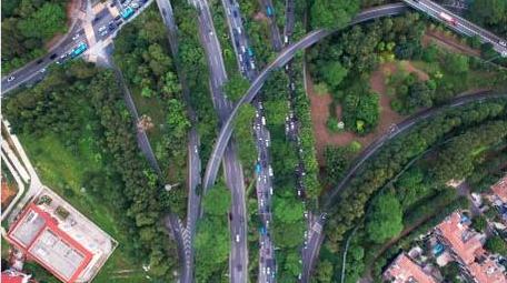 航拍俯瞰堵车的公路4k