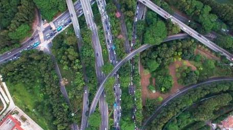 航拍俯瞰堵车的公路4k